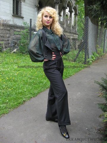 http://howtobeyourowndressmaker.blogspot.com/