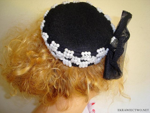 http://howtobeyourowndressmaker.blogspot.com/