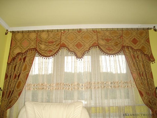 http://howtobeyourowndressmaker.blogspot.com/