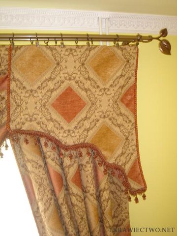 http://howtobeyourowndressmaker.blogspot.com/