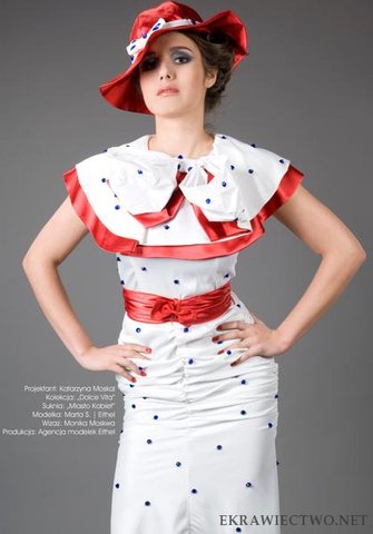 http://howtobeyourowndressmaker.blogspot.com/