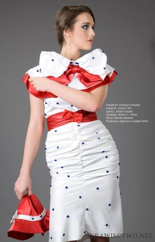 http://howtobeyourowndressmaker.blogspot.com/