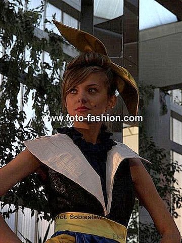 http://howtobeyourowndressmaker.blogspot.com/