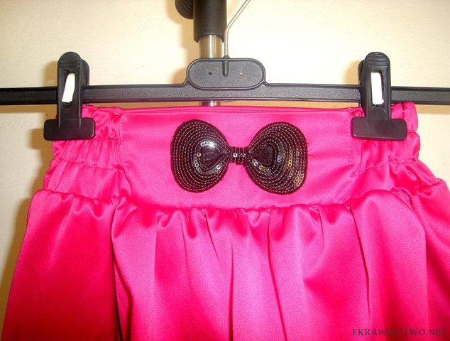 http://howtobeyourowndressmaker.blogspot.com/