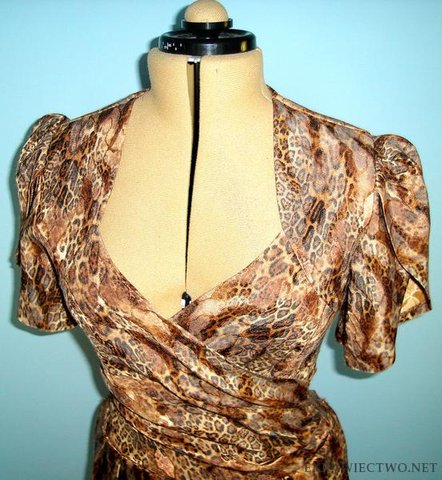 http://howtobeyourowndressmaker.blogspot.com/
