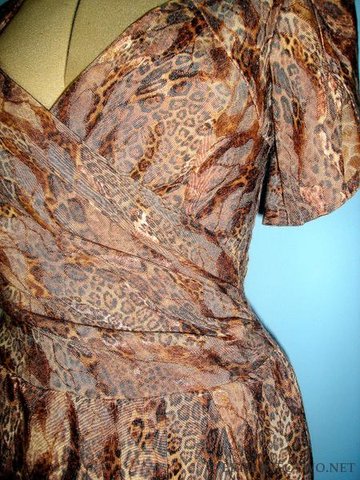 http://howtobeyourowndressmaker.blogspot.com/