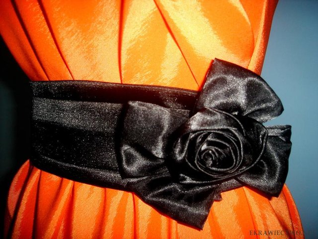 http://howtobeyourowndressmaker.blogspot.com/